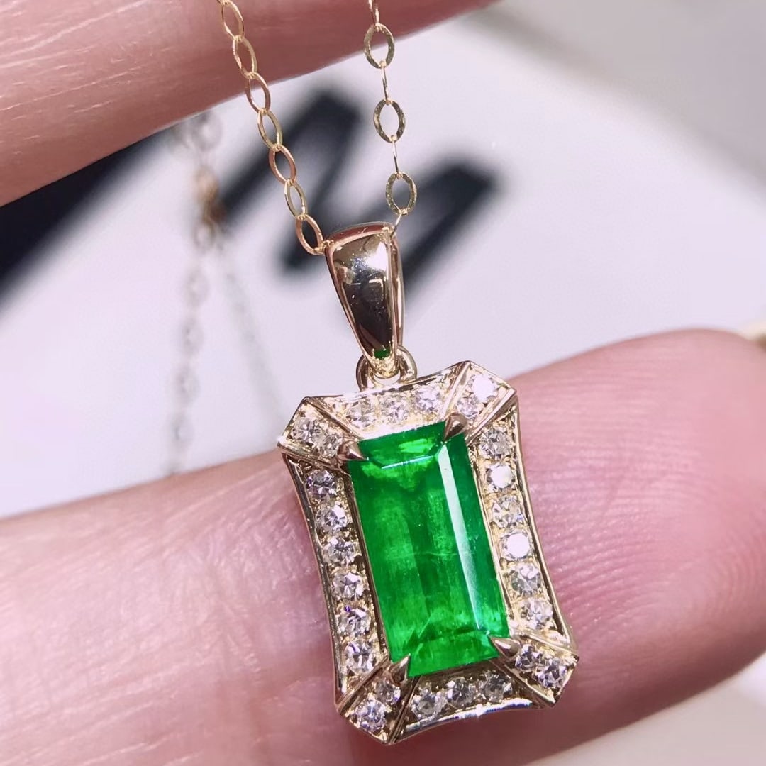 14k Gold 1.02 Ctw Vivid Green Natural Emerald & Diamond Pendant( Without Chain ) - 2