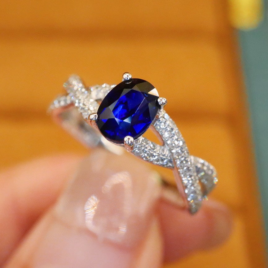 14k Gold 1.47 Ctw Natural Sapphire & Diamond Ring: Ref:231044409 // gold content:14k gold // ring size:7. 25us // // main gemstone:sapphire // shape:oval // carat weight:1. 16ct // color:royal blue // treatment:natural // // adjacent gemstone 2 :