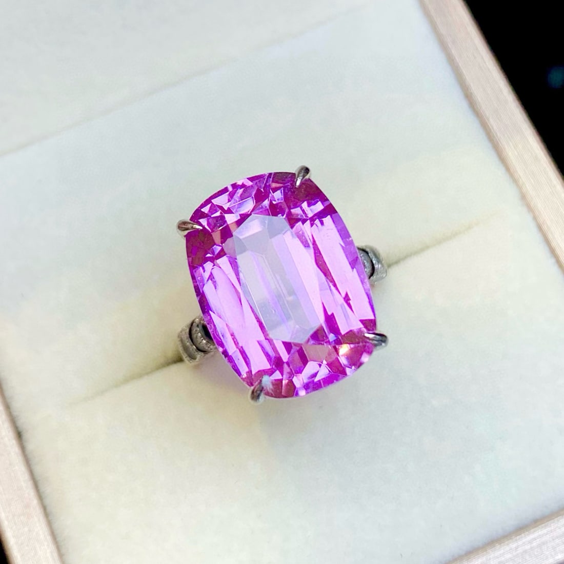 14k Gold 23.2 Ct Natural Kunzite & Diamond Ring: Ref:231044413 // gold content:14k gold // ring size:7. 25us // // main gemstone:kunzite // shape:cushion // carat weight:23. 2ct // color:purple // treatment:natural // // adjacent gemstone 2 :