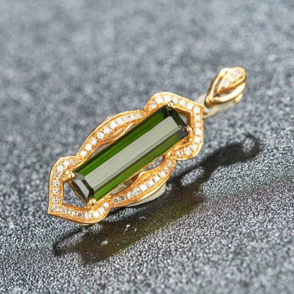 14k Gold 3.0 Ct Natural Tourmaline & Diamond Pendant( Without Chain ): Ref:231044416 // gold content:14k gold // main gemstone:tourmaline // shape:octagonal // carat weight:3. 0ct // color:green // treatment:natural // // adjacent gemstone 2 : diamond // number of