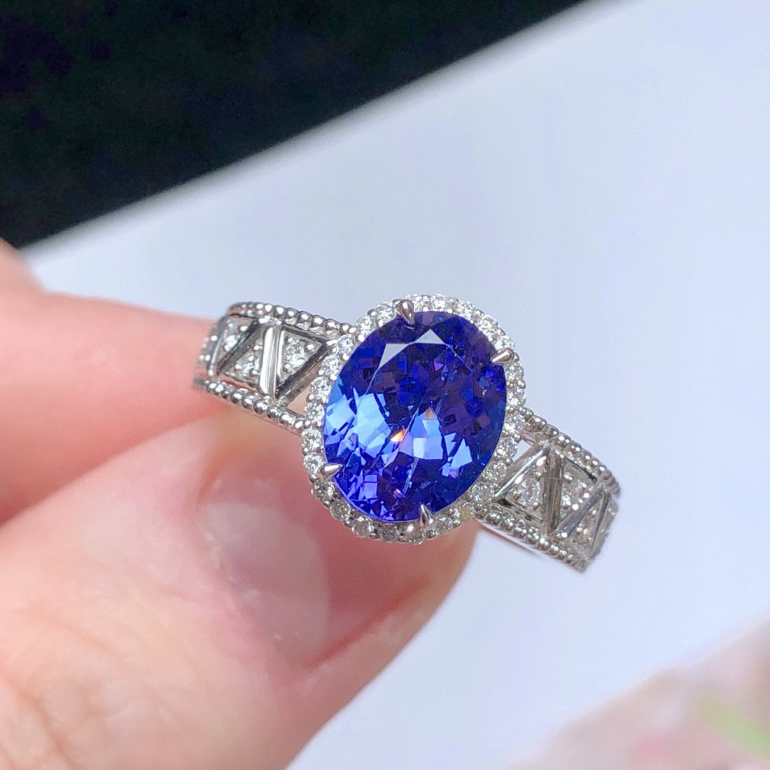 14k Gold 2.46 Ctw Natural Tanzanite & Diamond Ring - 5
