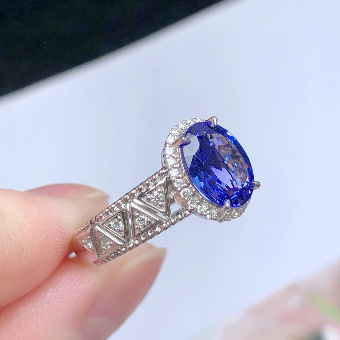 14k Gold 2.46 Ctw Natural Tanzanite & Diamond Ring - 6