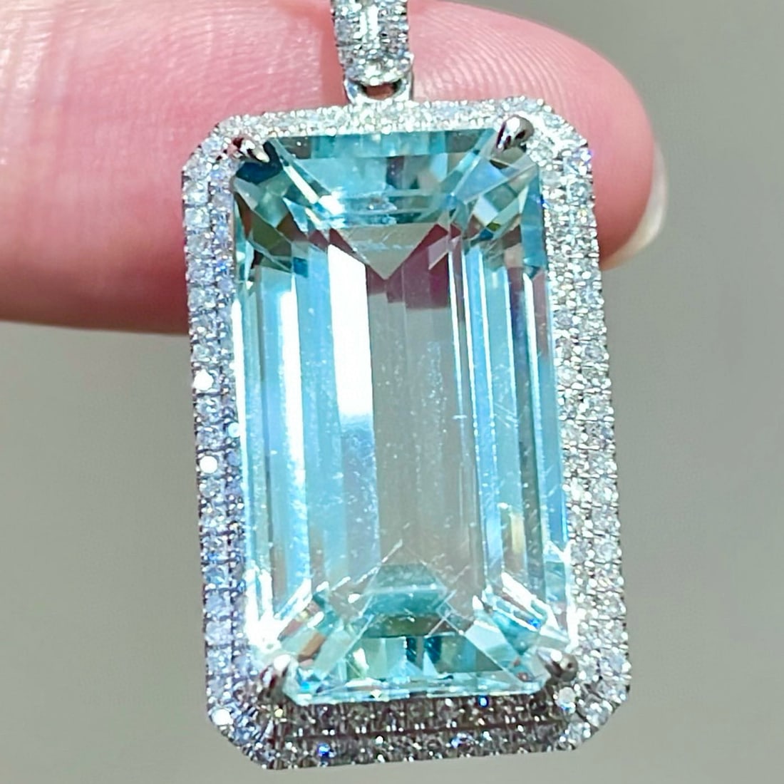 14k Gold 9.72 Ct Natural Aquamarine & Diamond Pendant( Without Chain ) - 2