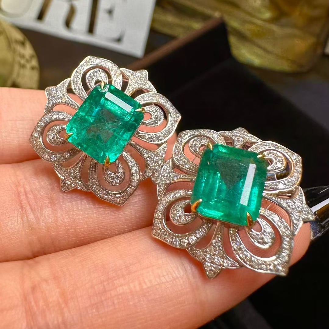 14k Gold 7.35 Ct Natural Emerald & Diamond Earrings - 3