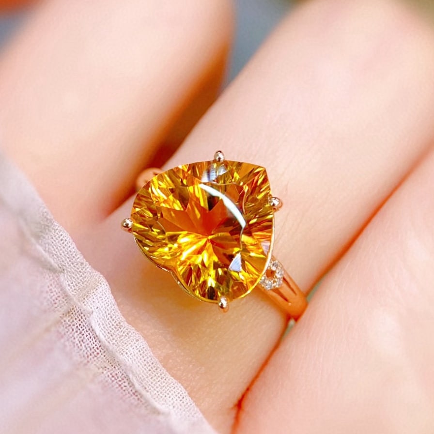 14k Gold 5.24 Ctw Natural Citrine & Diamond Ring: Ref:231045091 // gold content:14k gold // ring size:7. 25us // // main gemstone:citrine // shape:heart // carat weight:5. 2ct // color:yellow // treatment:natural // // adjacent gemstone 2 : diamond