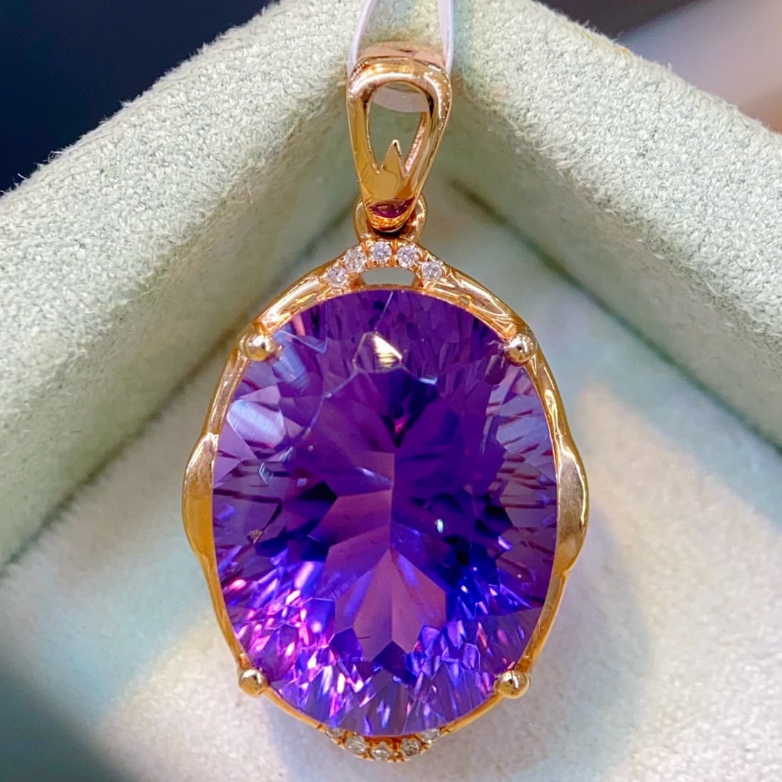 14k Gold 9.43 Ctw Natural Amethyst & Diamond Pendant( Without Chain ): Ref:231045092 // gold content:14k gold // main gemstone:amethyst // shape:oval // carat weight:9. 4ct // color:purple // treatment:natural // // adjacent gemstone 2 : diamond // number of stones:10