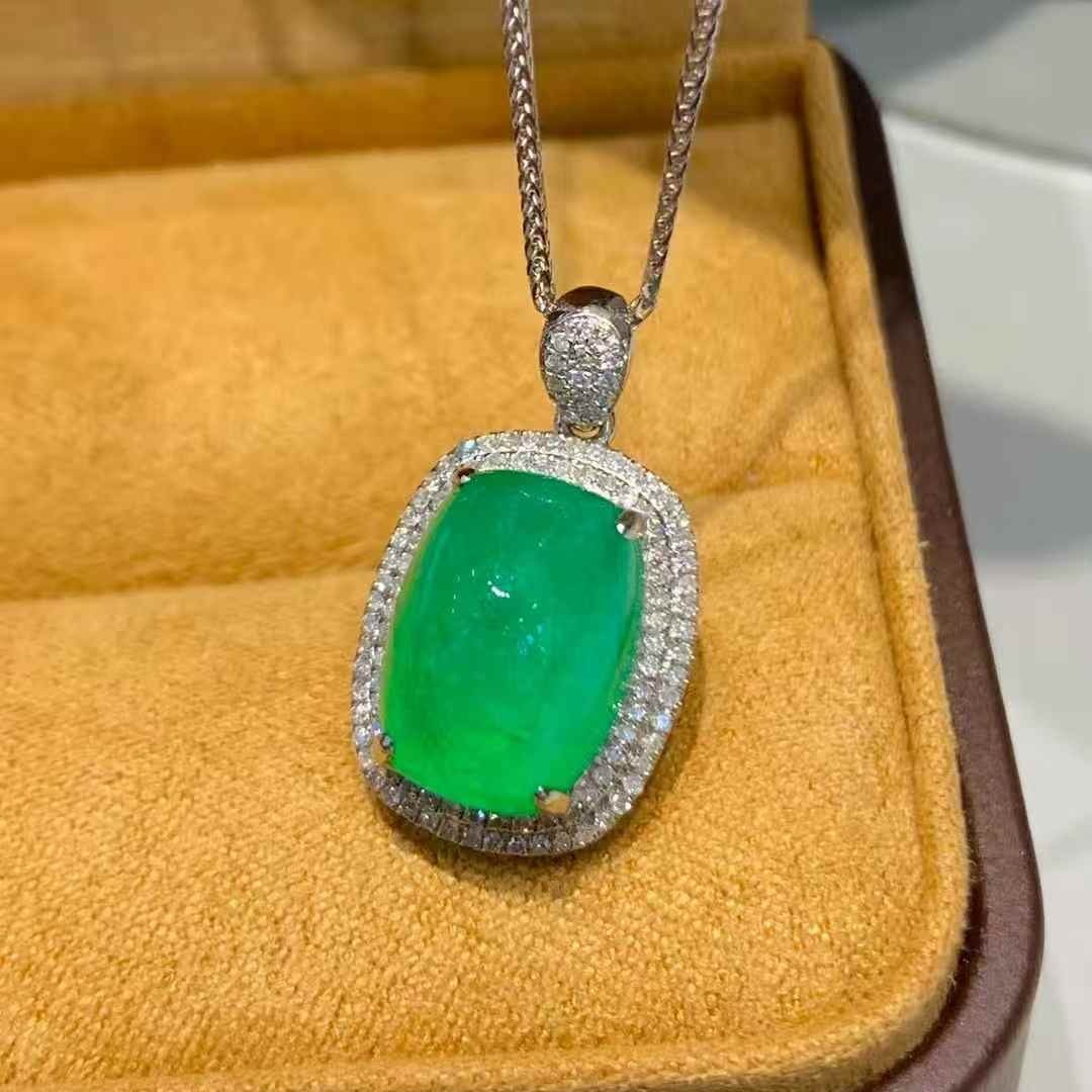 14k Gold 6 Ct Vivid Green Natural Emerald & Diamond Pendant( Without Chain ) - 3
