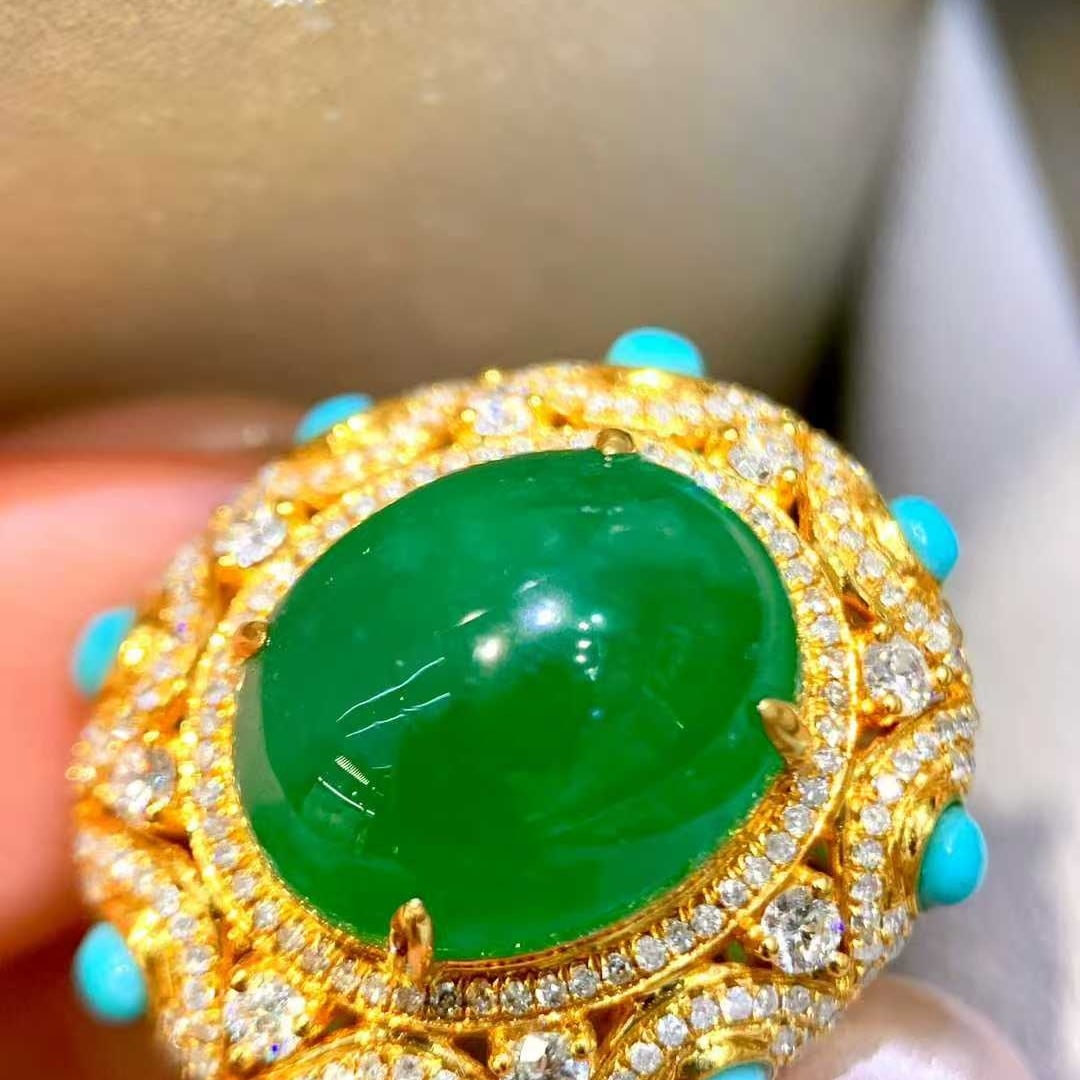 14k Gold 7.9 Ct Vivid Green Natural Emerald & Diamond Ring - 2