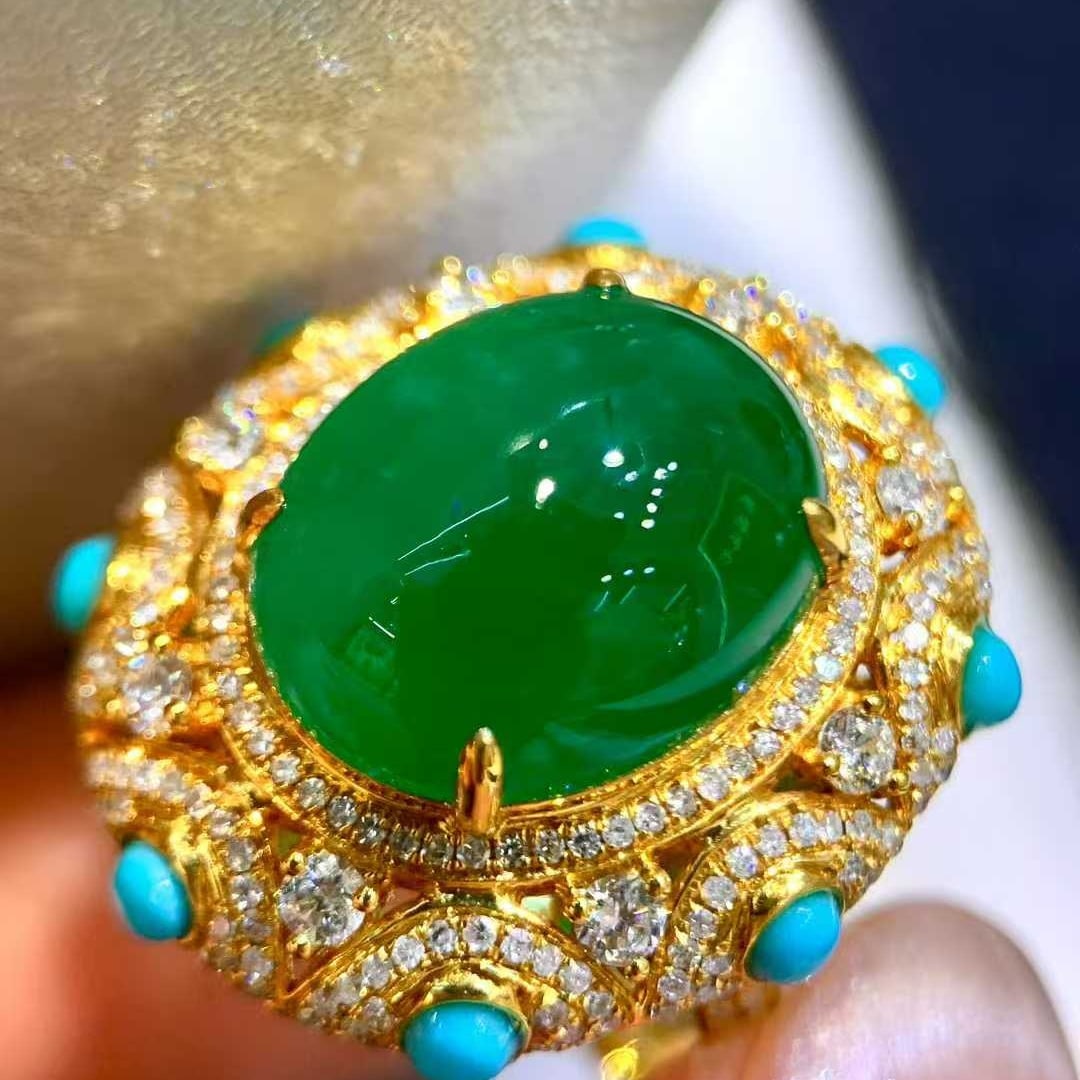 14k Gold 7.9 Ct Vivid Green Natural Emerald & Diamond Ring - 3