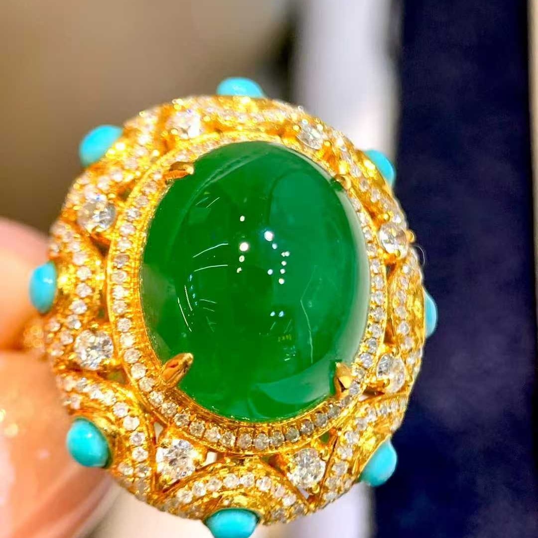 14k Gold 7.9 Ct Vivid Green Natural Emerald & Diamond Ring - 4