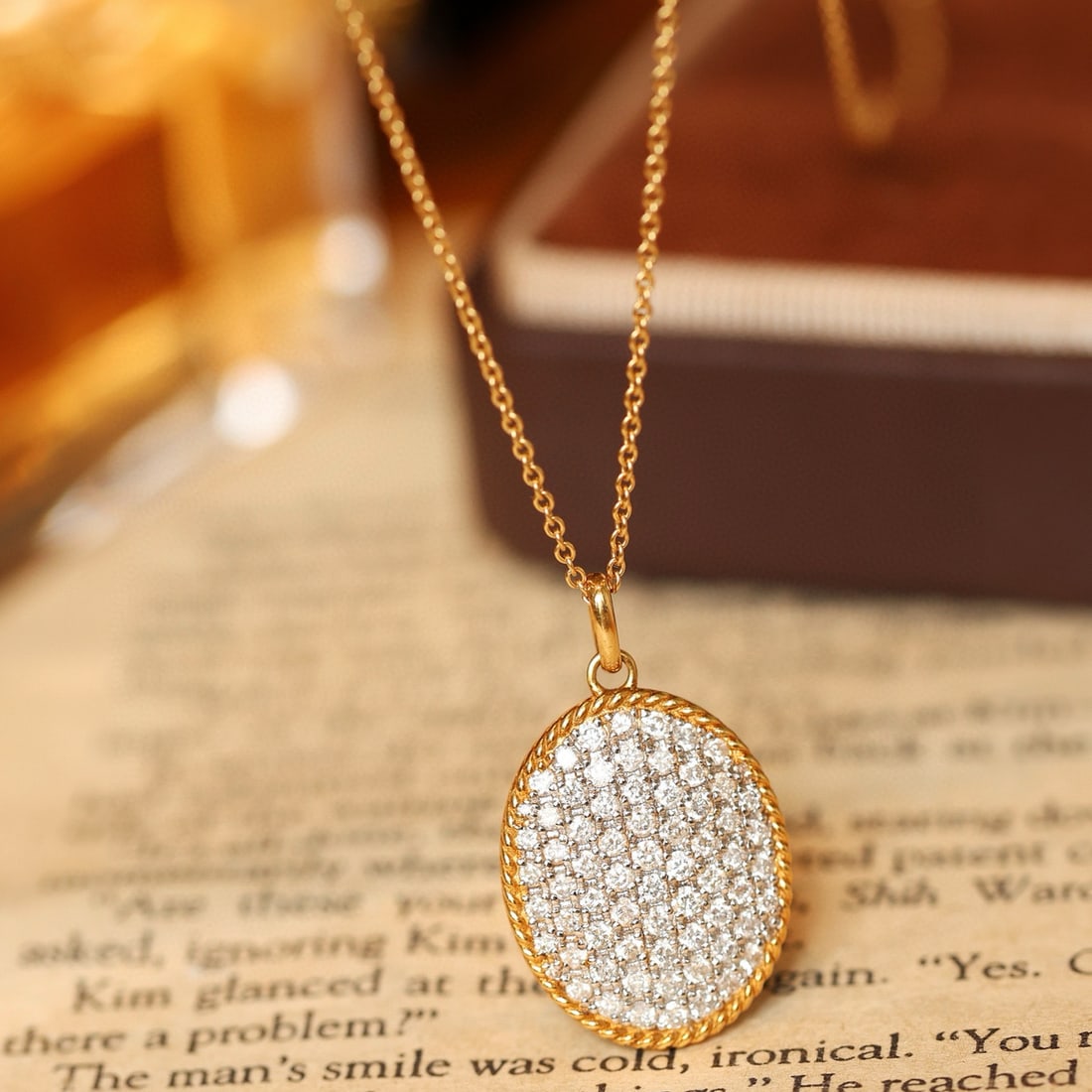 14k Gold 1 Ct Natural H Diamond Necklace: Ref:231045108 // gold content:14k gold // main gemstone:diamond // shape:round // carat weight:1ct // clarity grade:vs-si // color:h // treatment:natural // cut grade:g // Low Estimate: 4800