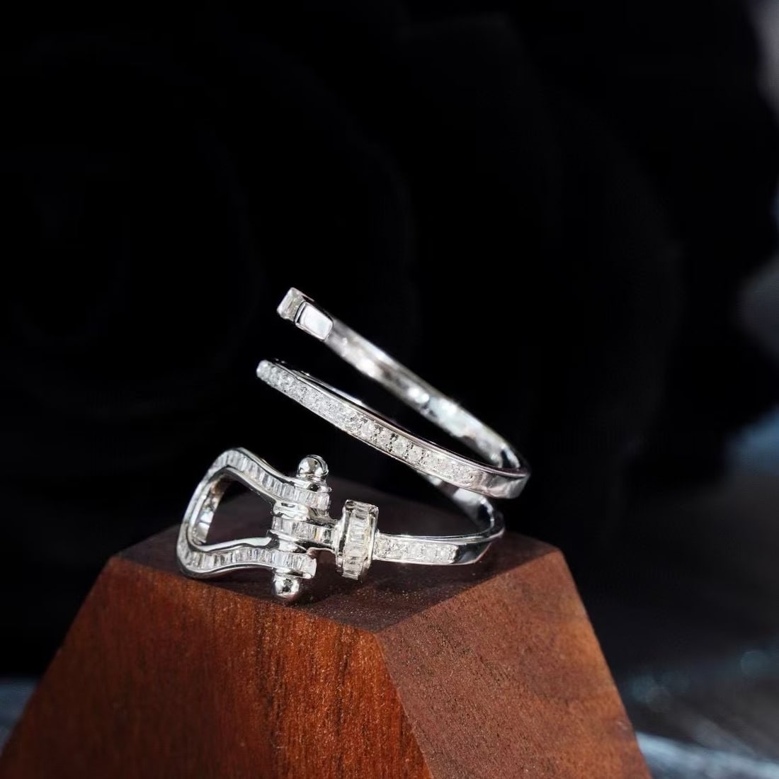 14k Gold 0.6 Ct Natural H Diamond Ring - 6