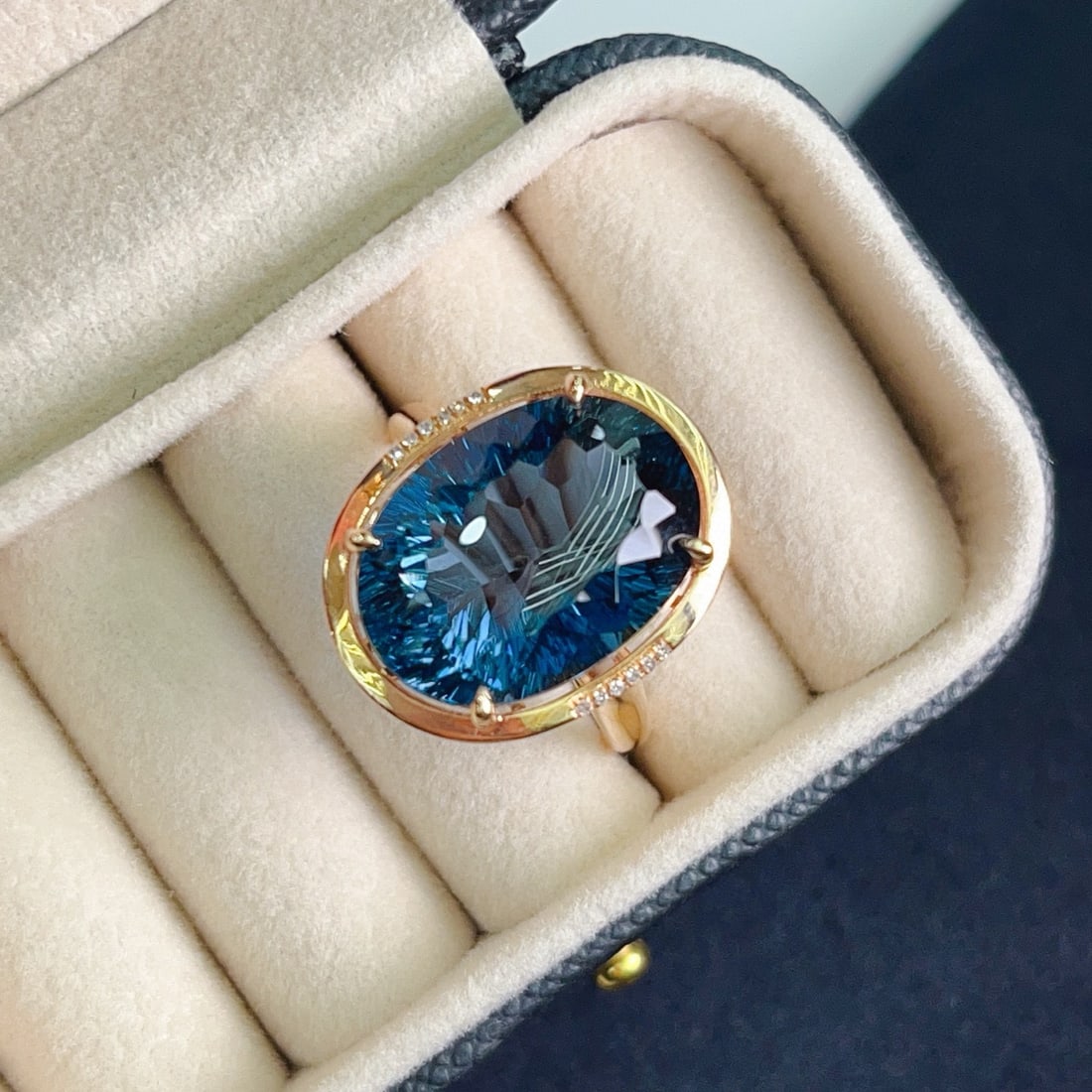 14k Gold 12 Ct Natural Topaz & Diamond Ring - 2