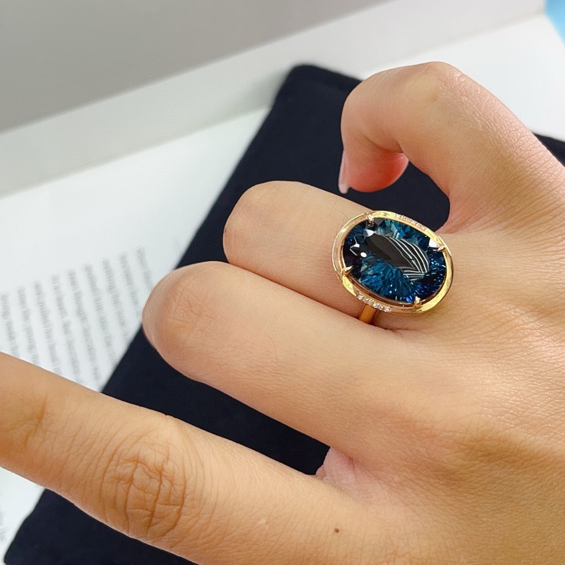 14k Gold 12 Ct Natural Topaz & Diamond Ring - 6