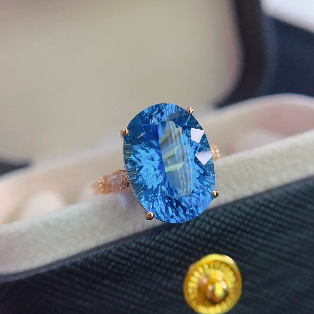 14k Gold 10.75 Ct Natural Topaz & Diamond Ring - 2