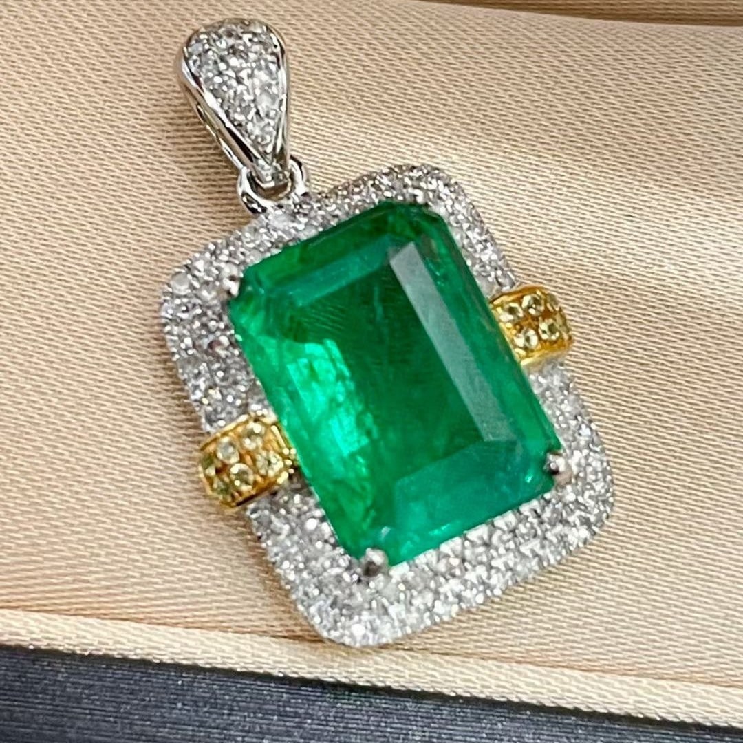 14k Gold 2.45 Ct Natural Emerald & Diamond Pendant( Without Chain ) - 3