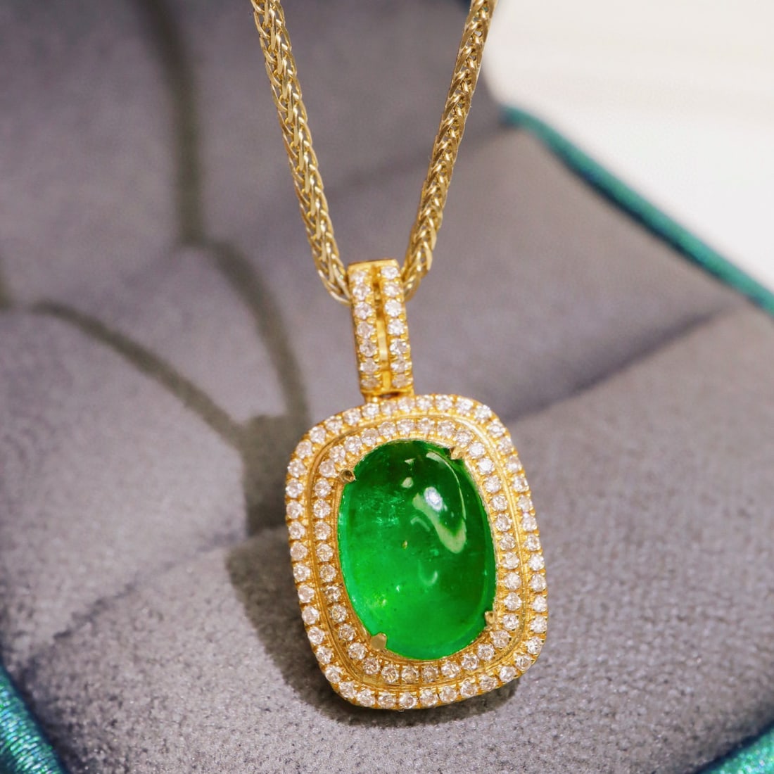 14k Gold 1.96 Ctw Natural Emerald & Diamond Pendant( Without Chain ): Ref:231045181 // gold content:14k gold // main gemstone:emerald // shape:oval // carat weight:1. 68ct // color:green // treatment:natural // // adjacent gemstone 2 : diamond // shape:round // carat