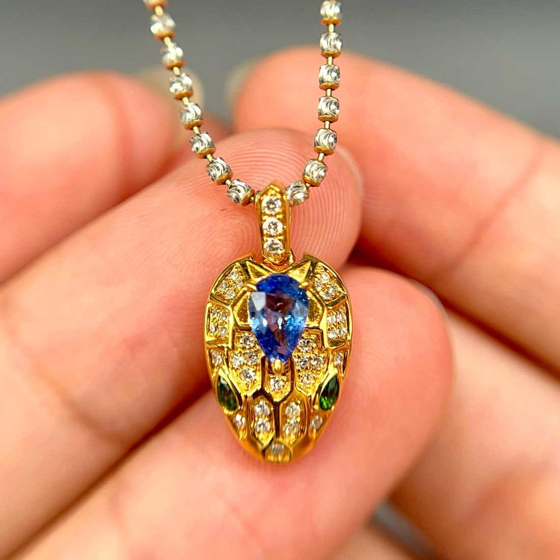 14k Gold 0.65 Ctw Natural Sapphire & Diamond Pendant( Without Chain ): Ref:231045182 // gold content:14k gold // main gemstone:sapphire // shape:pear // carat weight:0. 5ct // color:blue // treatment:natural // // adjacent gemstone 2 : diamond // shape:round // carat