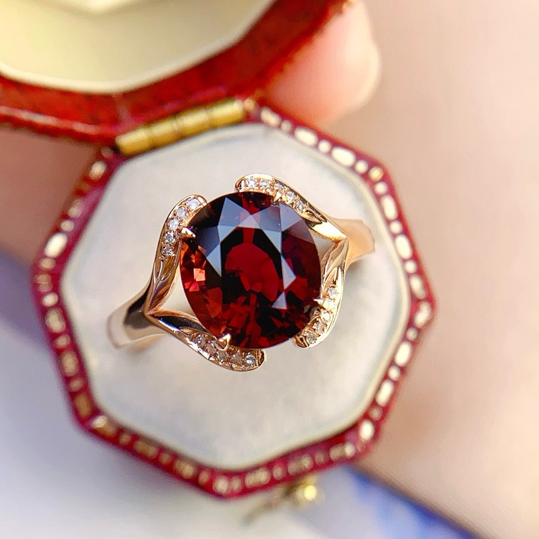 14k Gold 3.15 Ct Natural Tourmaline & Diamond Ring: Ref:231045206 // gold content:14k gold // ring size:7. 25us // // main gemstone:tourmaline // shape:oval // carat weight:3. 15ct // color:red // treatment:natural // // adjacent gemstone 2 : diamond