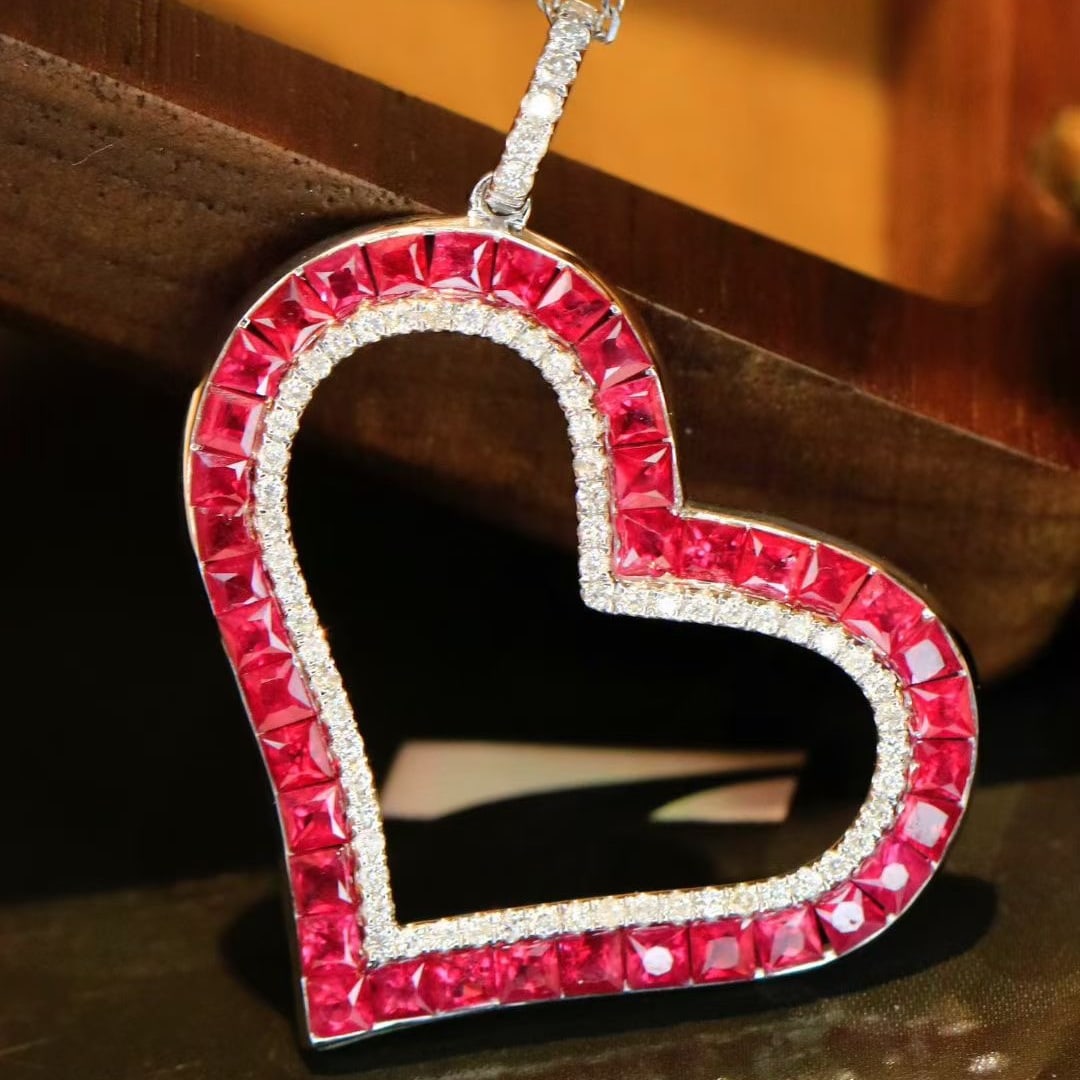 14k Gold 3.2 Ctw Natural Ruby & Diamond Pendant( Without Chain ): Ref:231045219 // gold content:14k gold // main gemstone:ruby // shape:princess // carat weight:2. 9ct // color:red // treatment:natural // // adjacent gemstone 2 : diamond // shape:round // carat