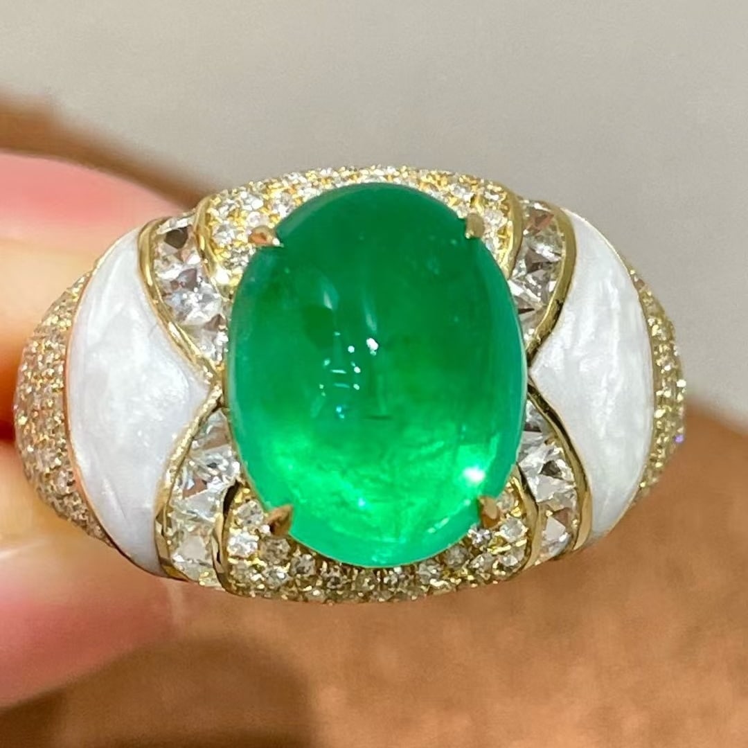 14k Gold 4.08 Ct Natural Emerald & Diamond & Sapphire & Pearl Shell Ring: Ref:231045220 // gold content:14k gold // ring size:7. 25us // // main gemstone:emerald // shape:oval // carat weight:4. 08ct // color:green // treatment:natural // // adjacent gemstone 2 : diamond