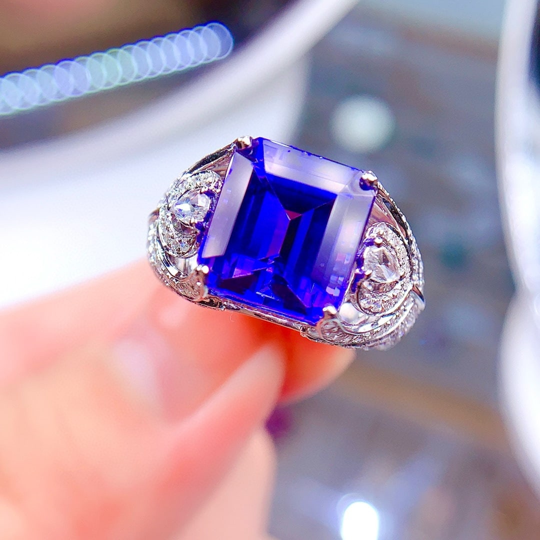 14k Gold 7.63 Ctw Natural Tanzanite & Diamond Ring - 4