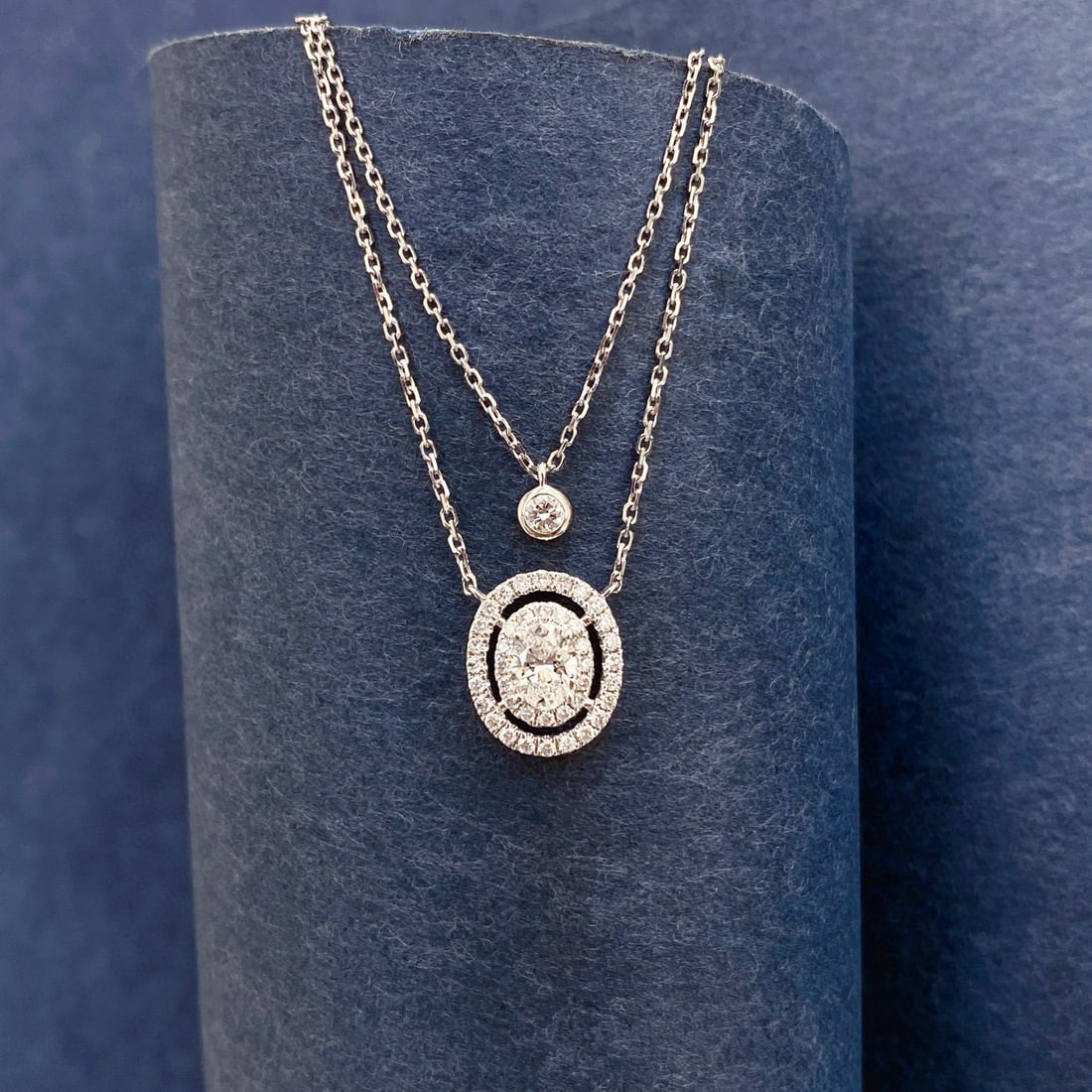 Gia Certified 14k Gold 0.54 Ctw Natural F Vs2 Oval Diamond Necklace: Ref:231046014 // gold content:14k gold // main gemstone:diamond // certified:gia // shape:oval // carat weight:0. 3ct // clarity grade:vs2 // color:f // treatment:natural // // adjacent gemstone 2 :