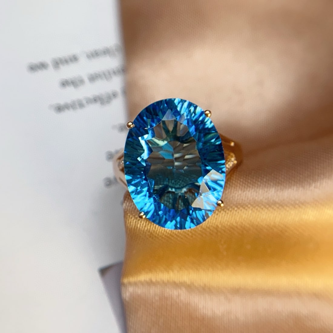 14k Gold 11.80 Ct Natural Topaz & Diamond Ring - 5