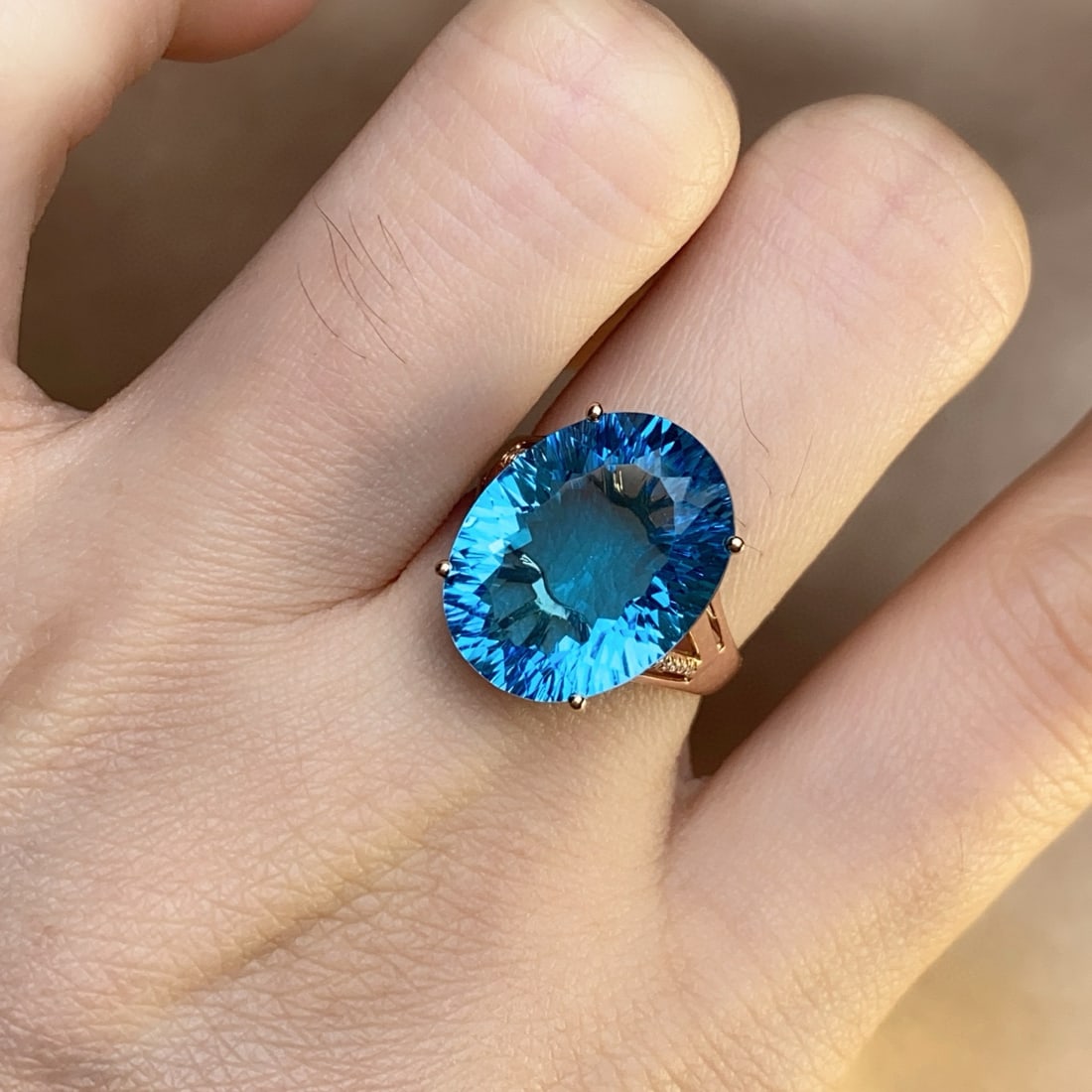 14k Gold 11.80 Ct Natural Topaz & Diamond Ring - 6