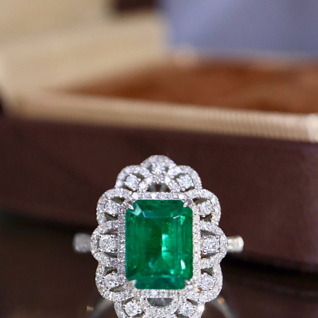 14k Gold 3.11 Ctw Vivid Green Natural Emerald & Diamond Ring - 5