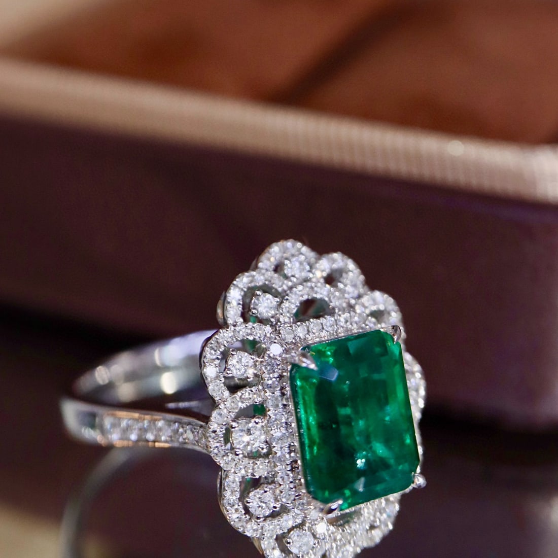 14k Gold 3.11 Ctw Vivid Green Natural Emerald & Diamond Ring - 6