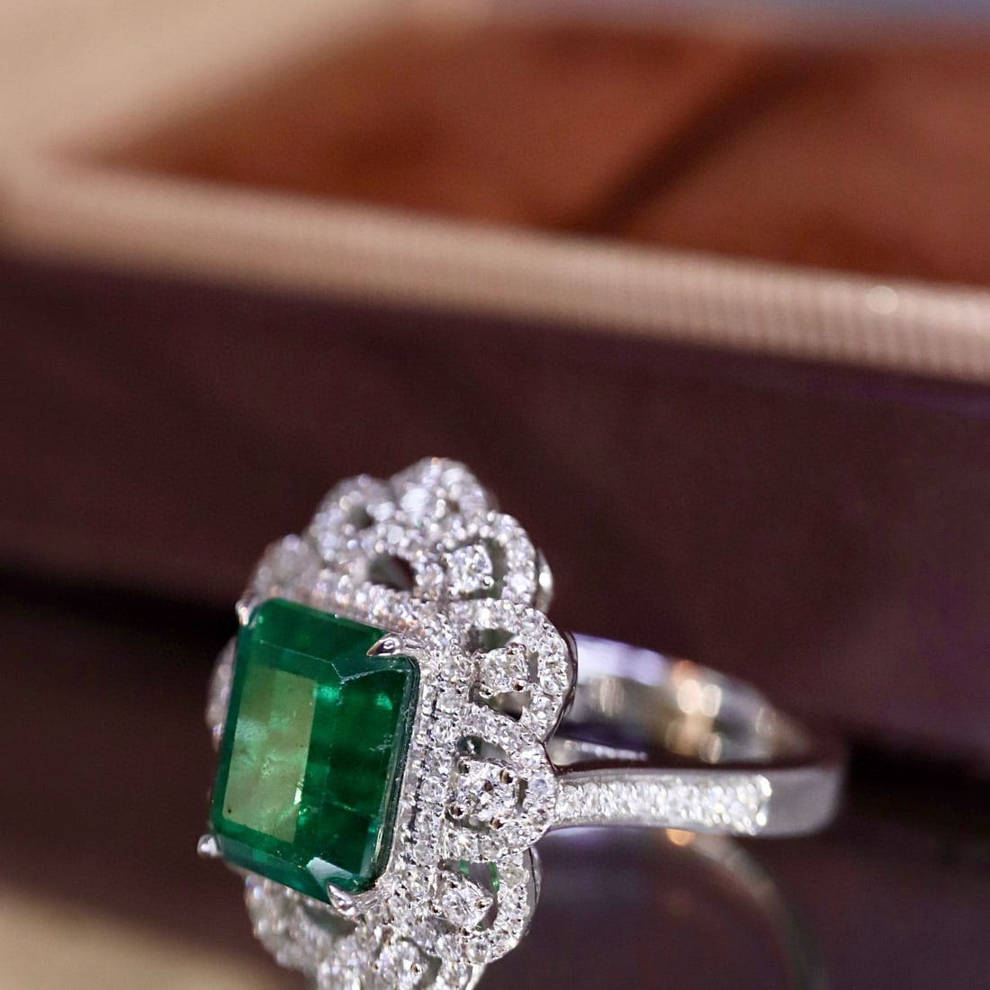 14k Gold 3.11 Ctw Vivid Green Natural Emerald & Diamond Ring - 7