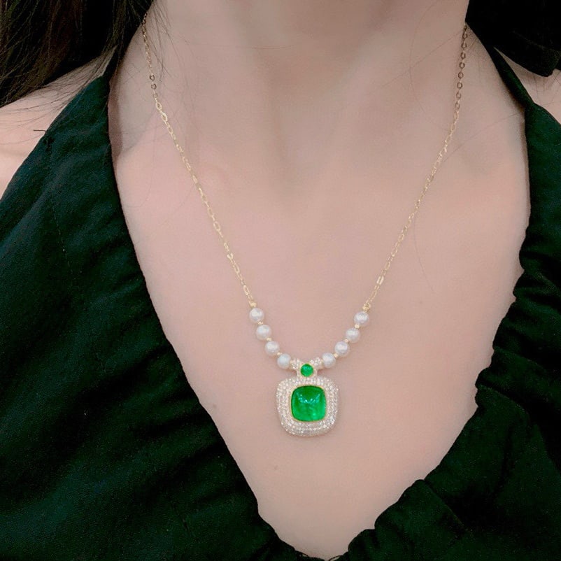 14k Gold 4.90 Ctw Vivid Green Natural Emerald & Diamond Necklace - 5