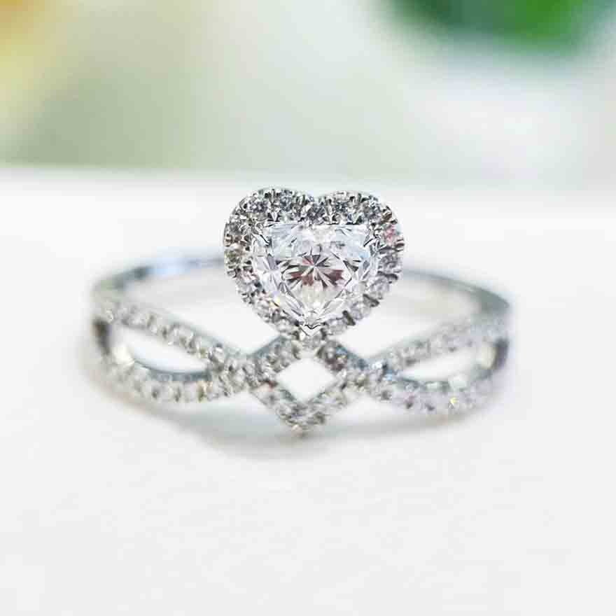 Gia Certified 14k Gold 0.40 Ct Natural D Vs1 Heart Diamond Ring: Ref:231046062 // gold content:14k gold // ring size:7. 25us // // main gemstone:diamond // certified:gia // shape:heart // carat weight:0. 40ct // clarity grade:vs1 // color:d // treatment:natural //