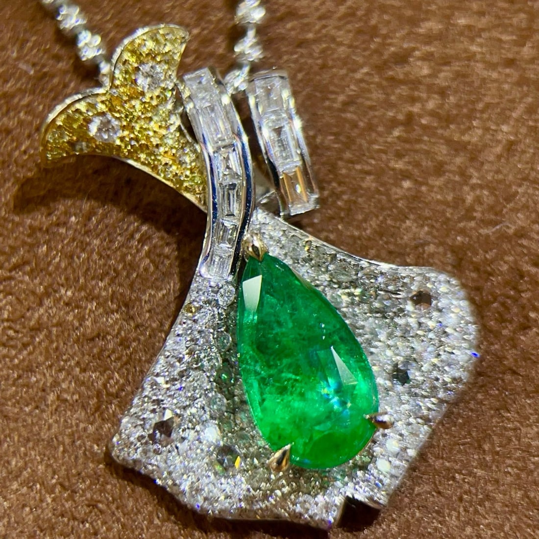 14k Gold 2.66 Ctw Vivid Green Natural Emerald & Diamond Pendant( Without Chain ) - 3