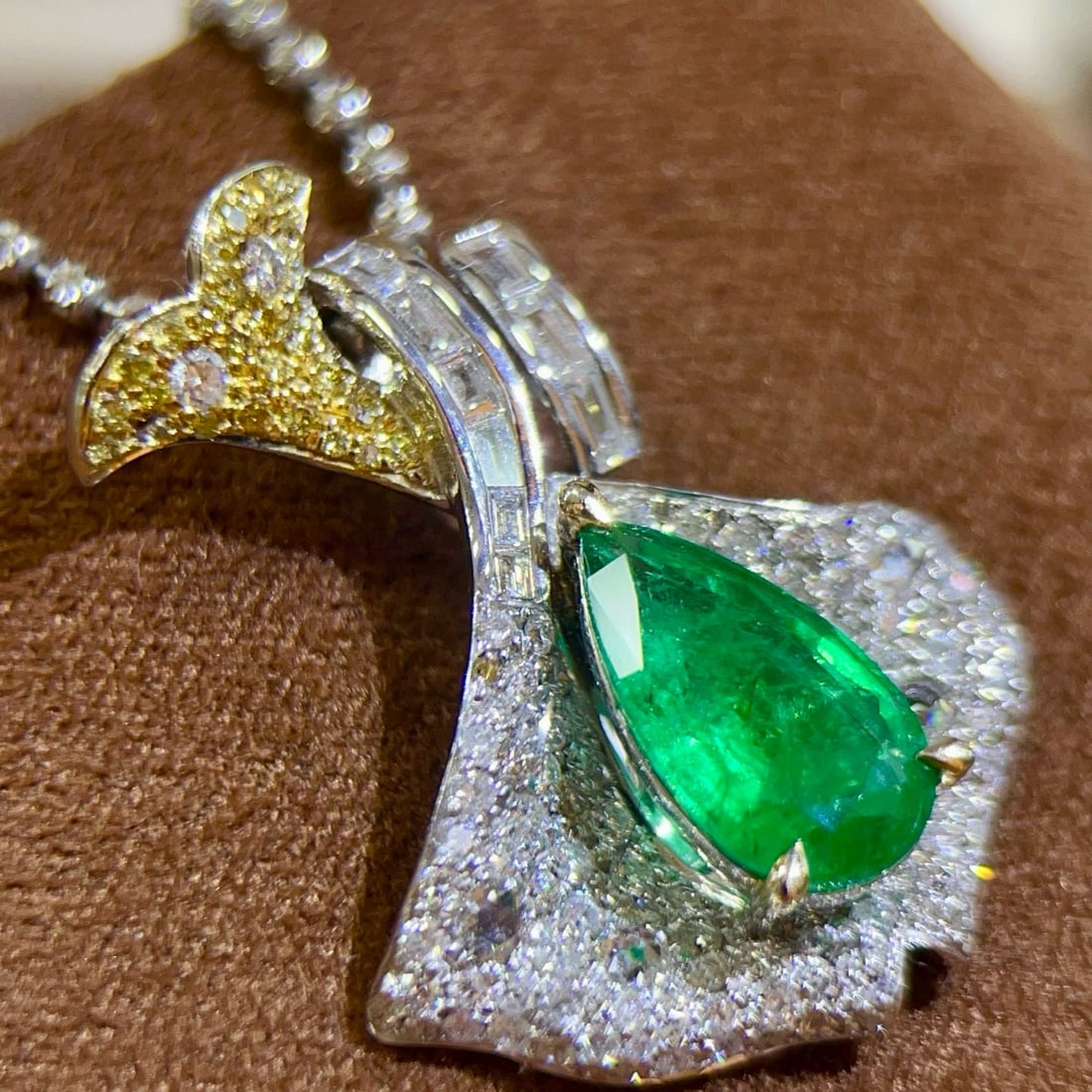 14k Gold 2.66 Ctw Vivid Green Natural Emerald & Diamond Pendant( Without Chain ) - 4