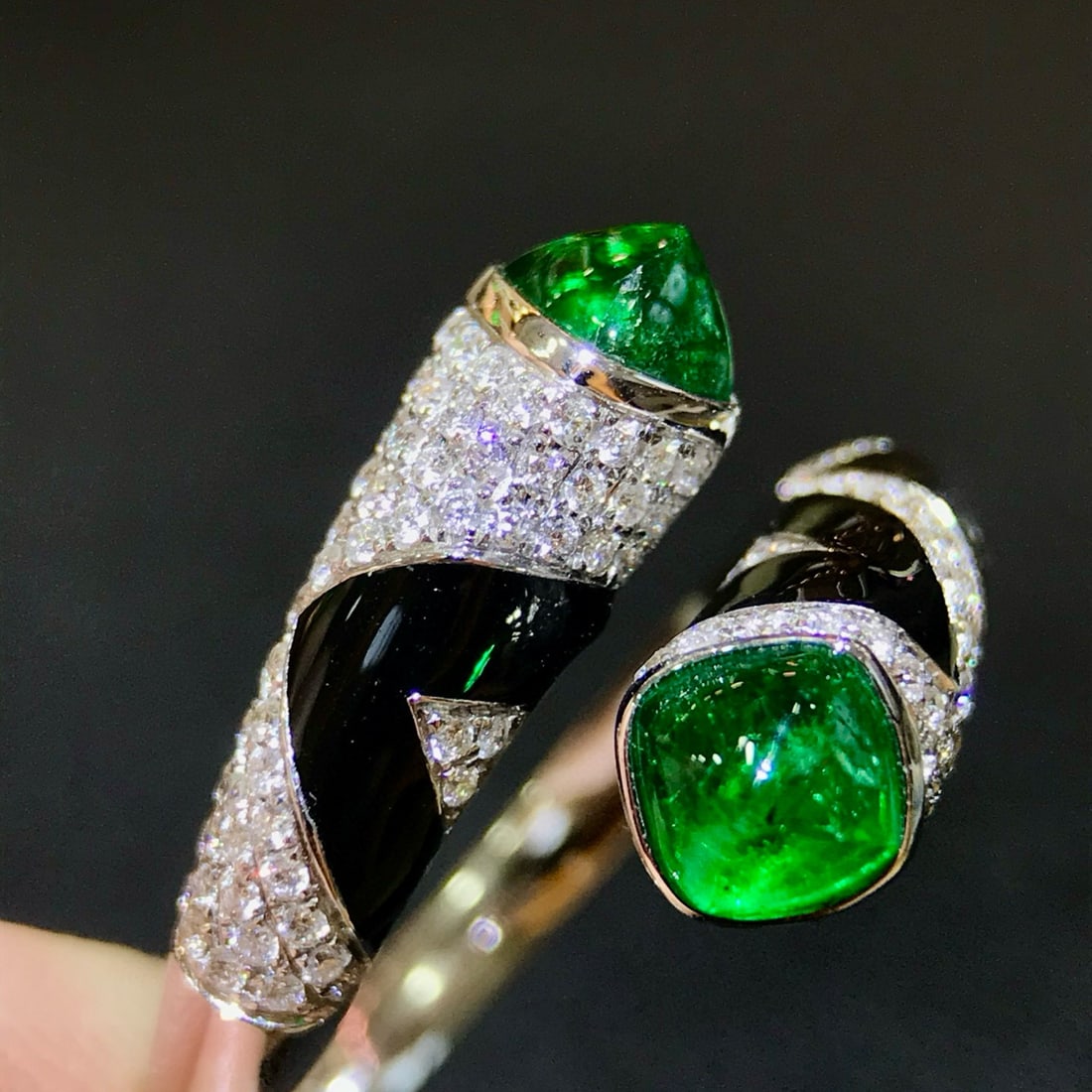 14k Gold 1.30 Ctw Vivid Green Natural Emerald & Diamond Ring - 5