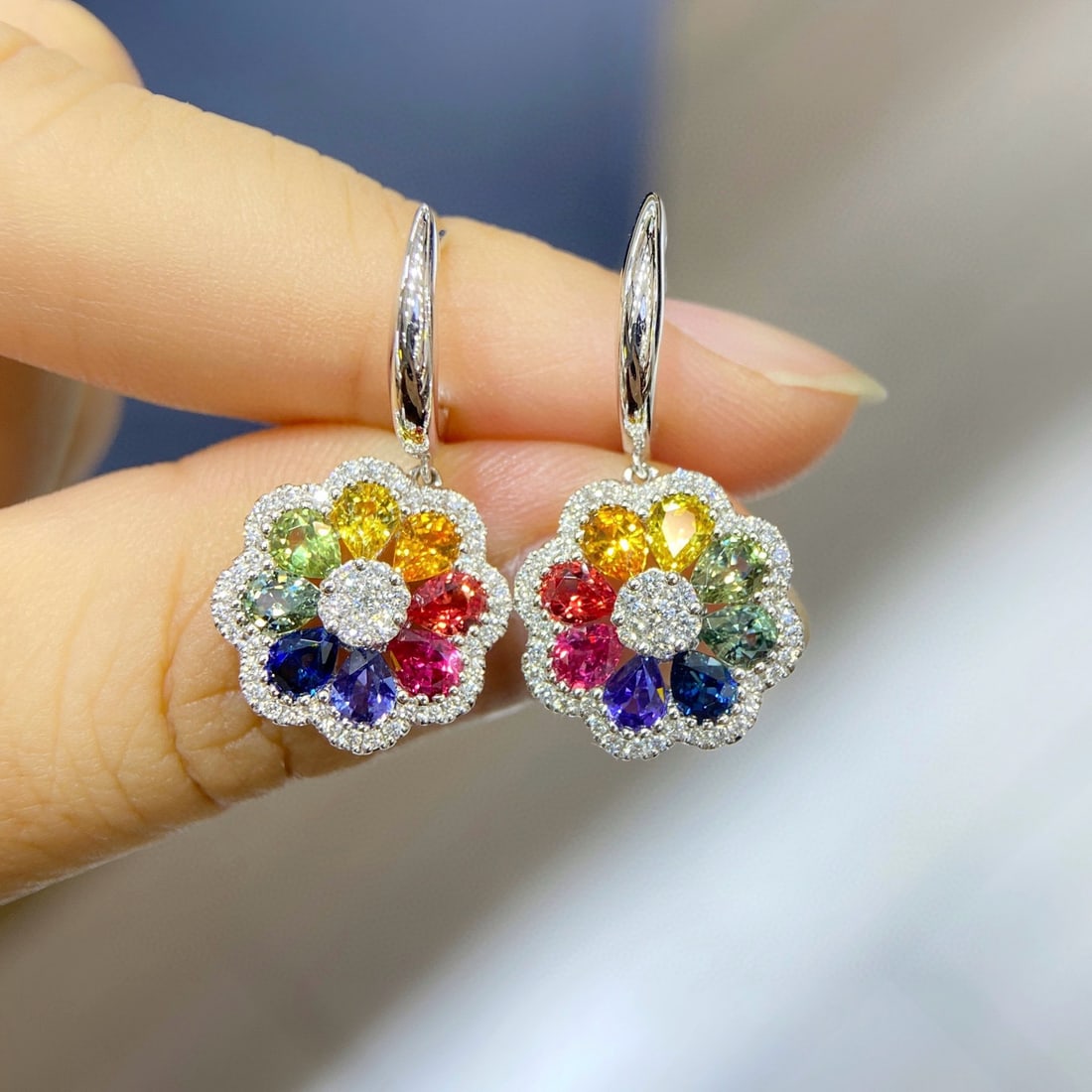 14k Gold 3.30 Ctw Natural Sapphire & Diamond Earrings: Ref:231046122 // gold content:14k gold // main gemstone:sapphire // shape:pear // carat weight:2. 89ct // color:color // treatment:natural // // adjacent gemstone 2 : diamond // shape:round // carat