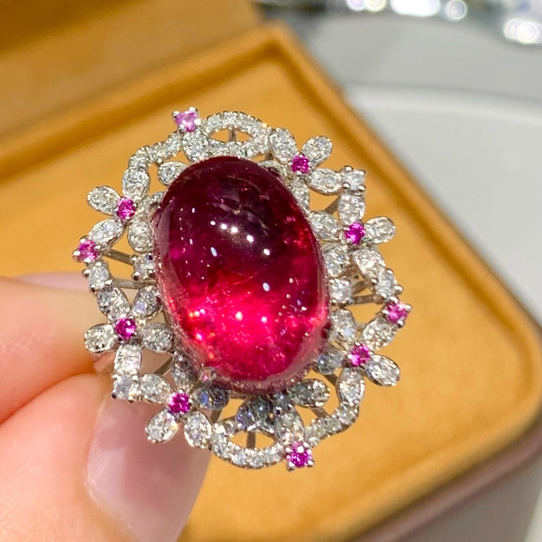 14k Gold 7.3 Ct Natural Tourmaline & Diamond Ring: Ref:231046135 // gold content:14k gold // ring size:7. 25us // // main gemstone:tourmaline // shape:oval // carat weight:7. 3ct // color:red // treatment:natural // // adjacent gemstone 2 : diamond