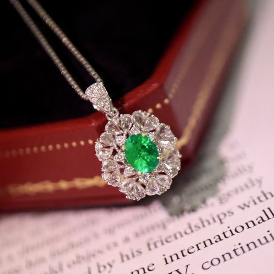 14k Gold 0.77 Ctw Vivid Green Natural Emerald & Diamond Pendant( Without Chain ) - 2