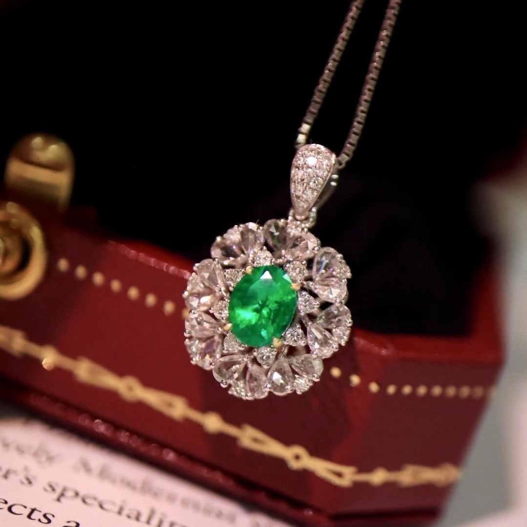 14k Gold 0.77 Ctw Vivid Green Natural Emerald & Diamond Pendant( Without Chain ) - 5