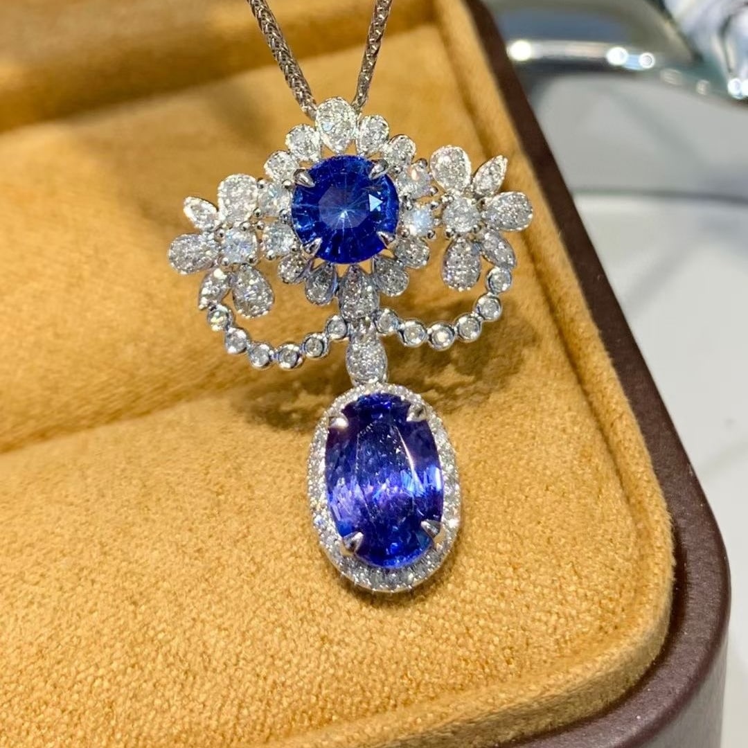 14k Gold 2.8 Ct Natural Sapphire & Diamond Pendant( Without Chain ): Ref:231046150 // gold content:14k gold // main gemstone:sapphire // shape:multiply // carat weight:2. 8ct // color:blue // treatment:natural // // adjacent gemstone 2 : diamond // shape:round //