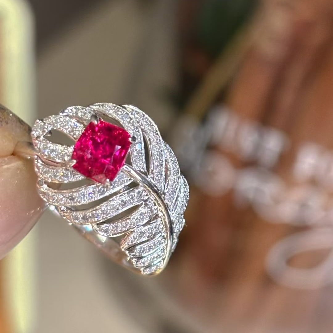 14k Gold 0.91 Ct Natural Ruby & Diamond Ring: Ref:231046151 // gold content:14k gold // ring size:7. 25us // // main gemstone:ruby // shape:cushion // carat weight:0. 91ct // color:red // treatment:natural // // adjacent gemstone 2 : diamond // s