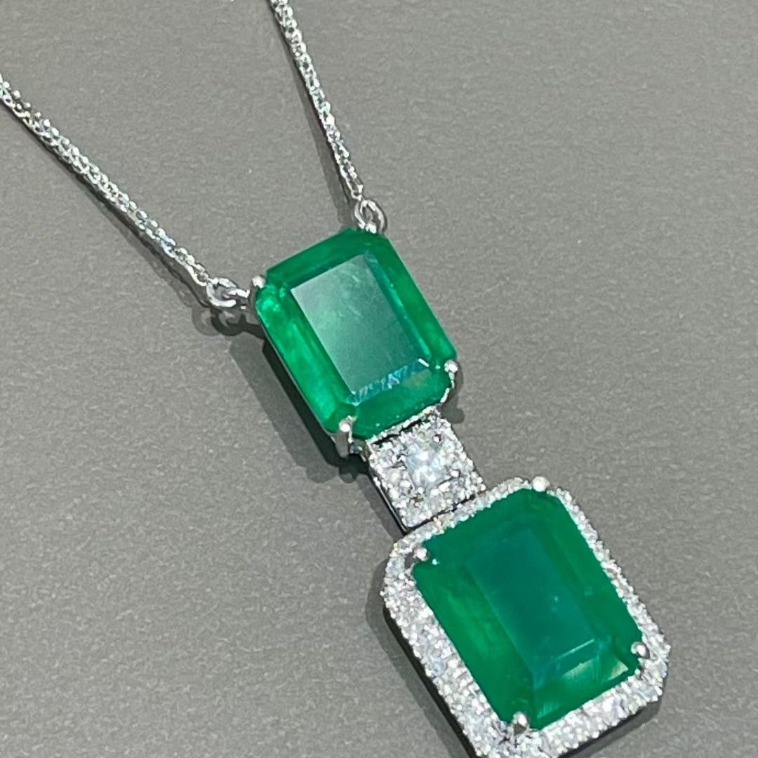 14k Gold 4.08 Ct Natural Emerald & Diamond Necklace - 2