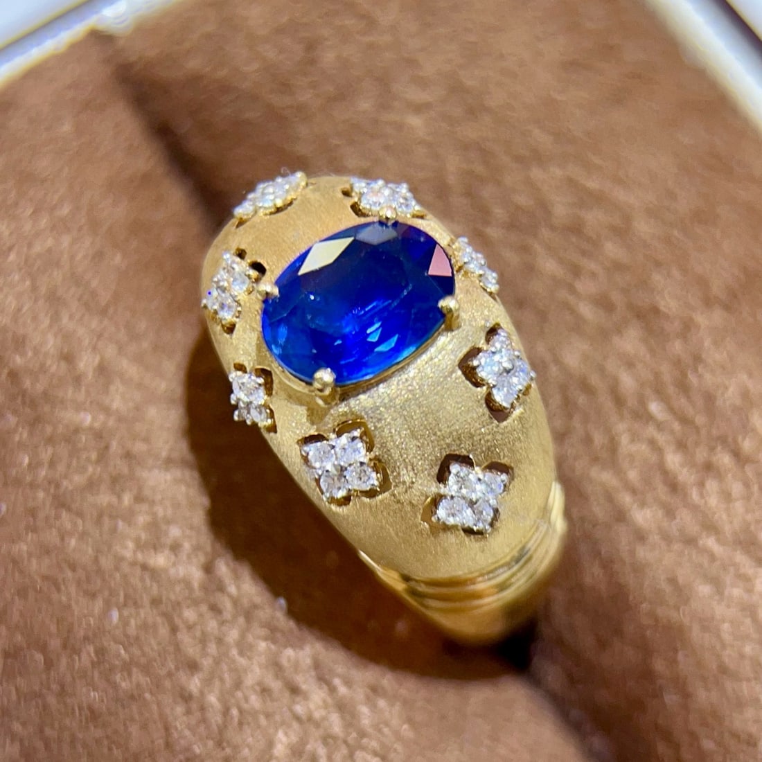 14k Gold 1.42 Ctw Vivid Blue Natural Sapphire & Diamond Ring - 2