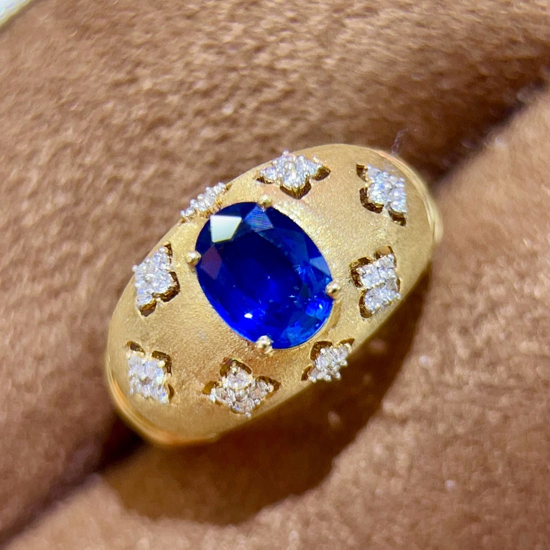 14k Gold 1.42 Ctw Vivid Blue Natural Sapphire & Diamond Ring - 4