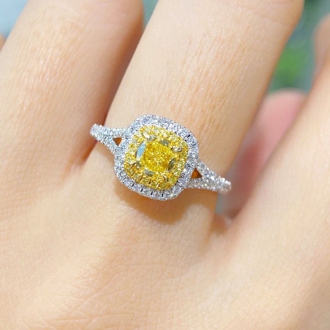 Gia Certified 14k Gold 1.05 Ctw Natural Yellow Diamond & Diamond Ring - 2