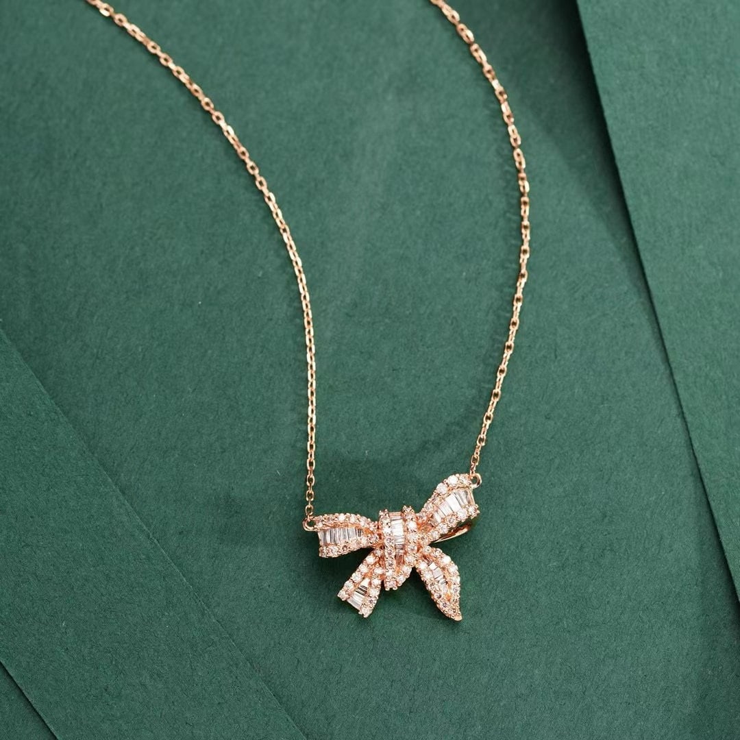 14k Gold 0.39 Ctw Natural H Diamond Necklace: Ref:231046178 // gold content:14k gold // main gemstone:diamond // shape:baguette // carat weight:0. 14ct // clarity grade:vs-si // color:h // treatment:natural // // adjacent gemstone 2 : diamond //