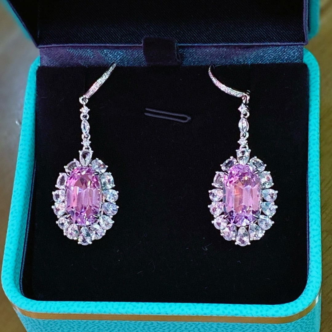 14k Gold 17.21 Ctw Natural Kunzite & Diamond Earrings: Ref:231046191 // gold content:14k gold // main gemstone:kunzite // shape:oval // carat weight:17. 12ct // color:purple // treatment:natural // // adjacent gemstone 2 : diamond // shape:round // carat 