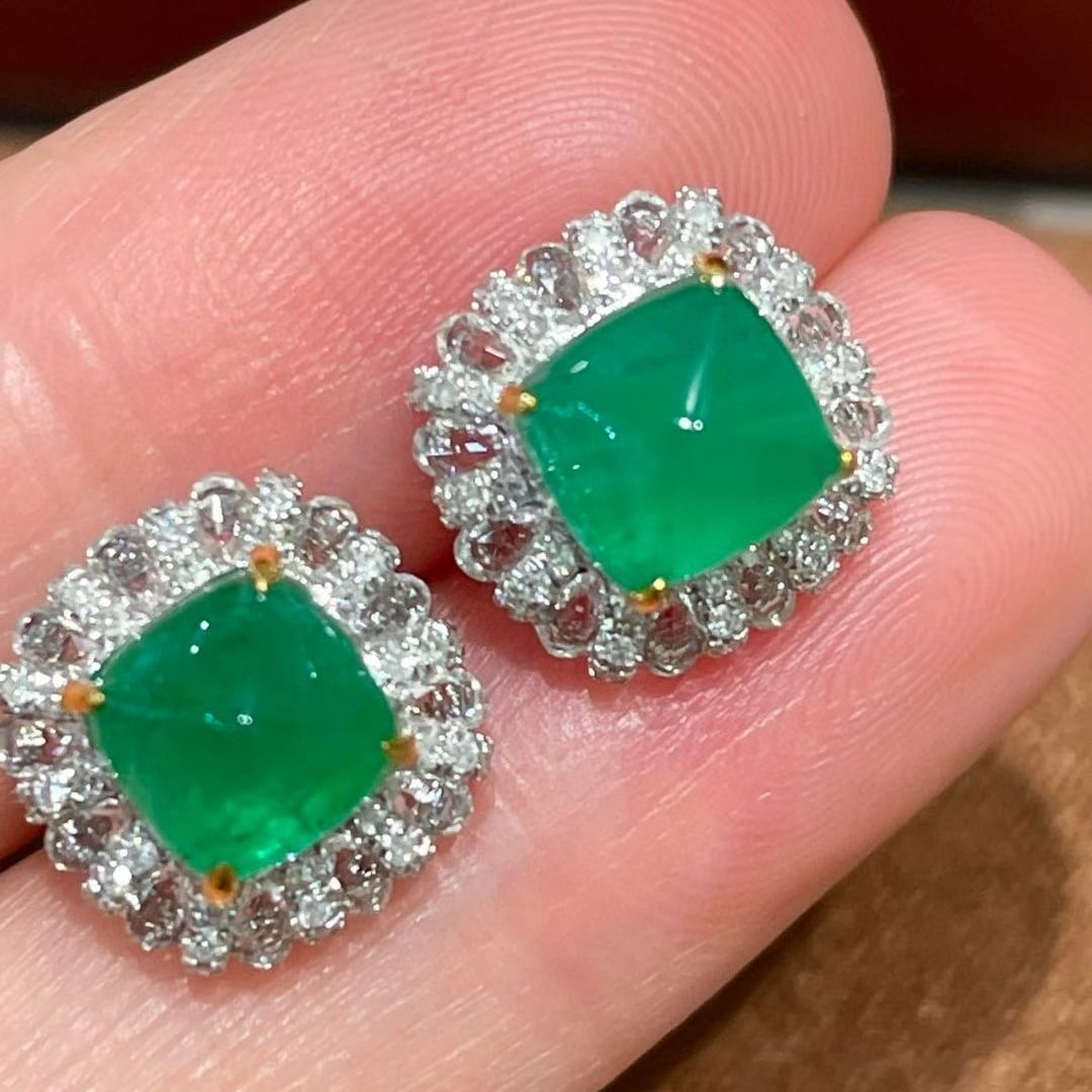14k Gold 3.13 Ct Natural Emerald & Diamond & Sapphire Earrings: Ref:231046196 // gold content:14k gold // main gemstone:emerald // shape:suger-loaf // carat weight:3. 13ct // color:green // treatment:natural // // adjacent gemstone 2 : diamond // shape:round //